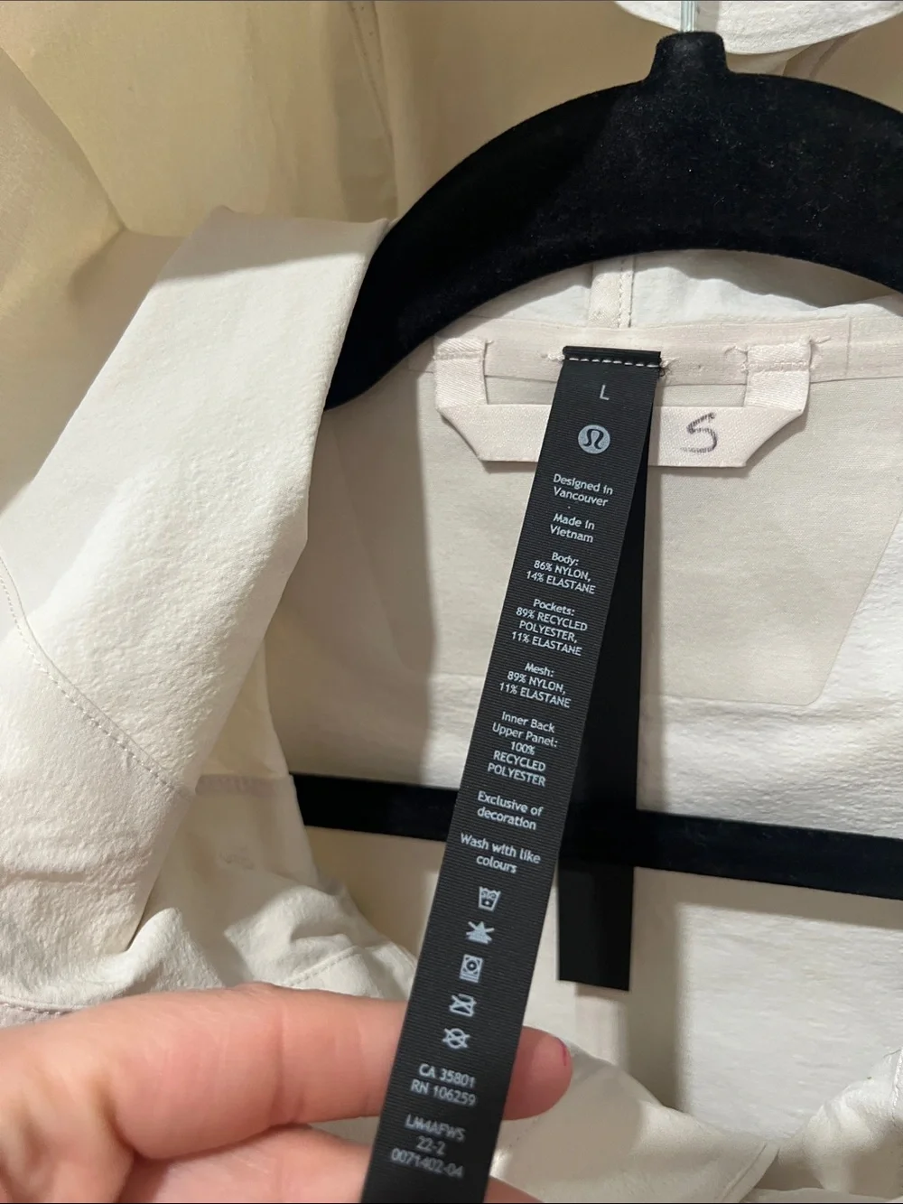 lululemon athletica lightweight hooded